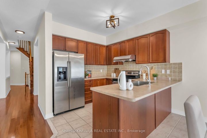 Photo 12 at 1546 Portsmouth Place, East Credit, Mississauga
