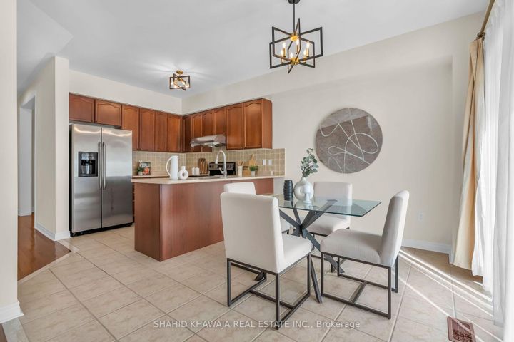 Photo 13 at 1546 Portsmouth Place, East Credit, Mississauga