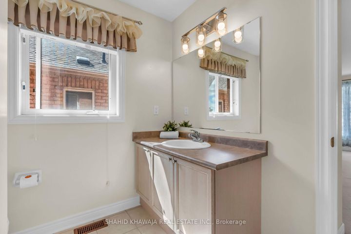 Photo 29 at 1546 Portsmouth Place, East Credit, Mississauga