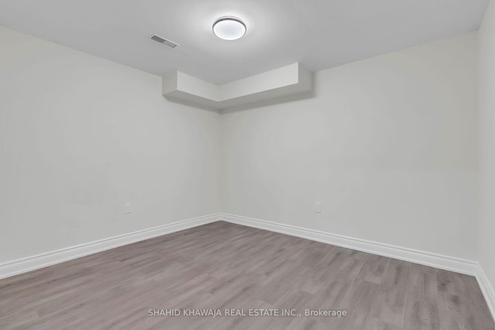 Photo 34 at 1546 Portsmouth Place, East Credit, Mississauga