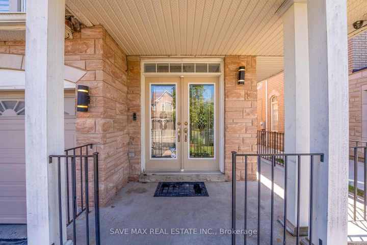 Photo 1 at 17 Charger Lane, Fletcher's Meadow, Brampton