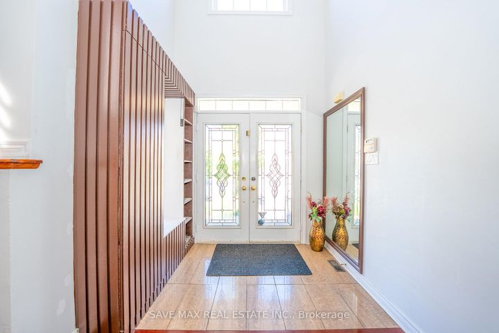 Photo 3 at 17 Charger Lane, Fletcher's Meadow, Brampton