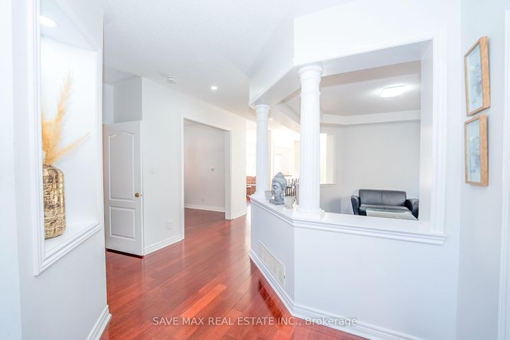 Photo 4 at 17 Charger Lane, Fletcher's Meadow, Brampton