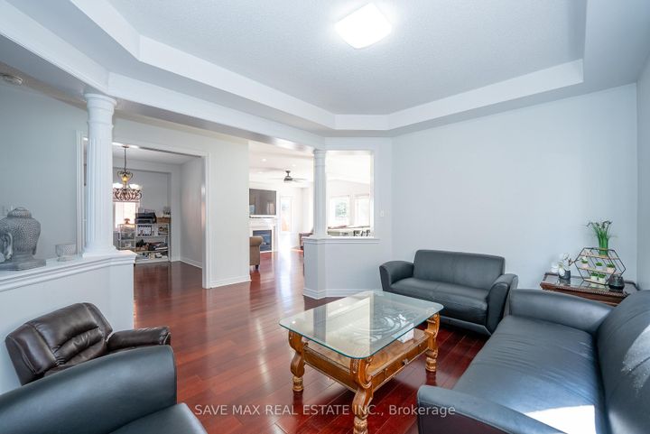 Photo 5 at 17 Charger Lane, Fletcher's Meadow, Brampton