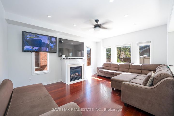 Photo 6 at 17 Charger Lane, Fletcher's Meadow, Brampton