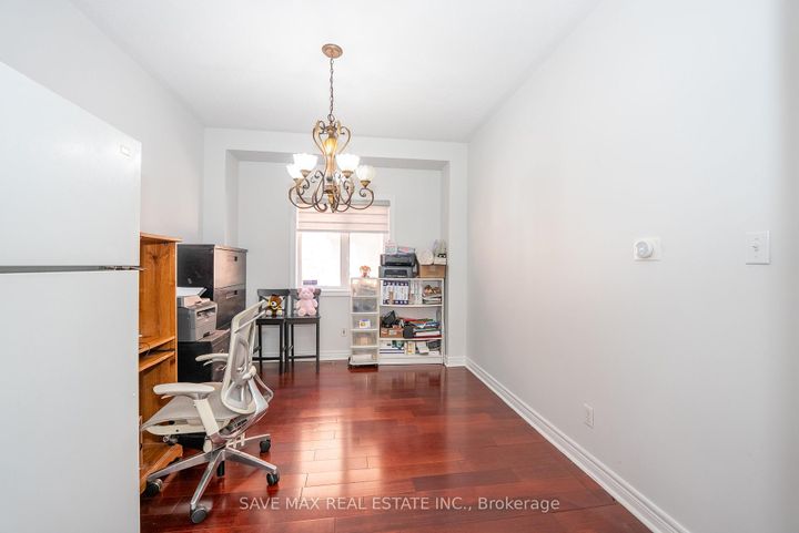 Photo 12 at 17 Charger Lane, Fletcher's Meadow, Brampton
