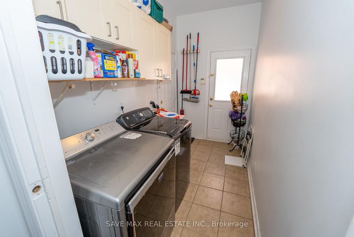 Photo 15 at 17 Charger Lane, Fletcher's Meadow, Brampton