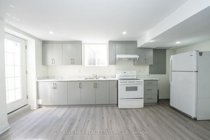 Photo 37 at 17 Charger Lane, Fletcher's Meadow, Brampton