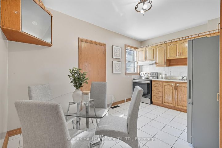 Photo 12 at 533 Milverton Boulevard, Danforth, Toronto