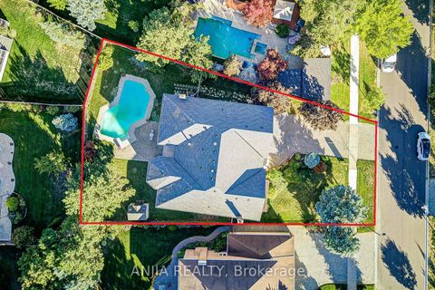 Photo 7 at 28 Edmund Crescent, Bayview Hill, Richmond Hill