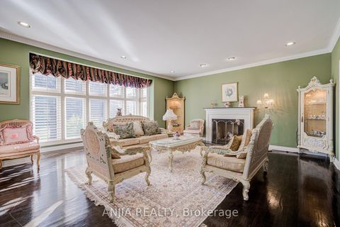 Photo 11 at 28 Edmund Crescent, Bayview Hill, Richmond Hill