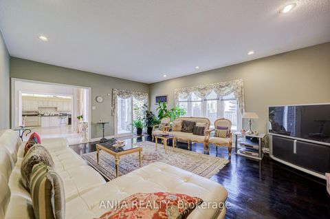 Photo 18 at 28 Edmund Crescent, Bayview Hill, Richmond Hill