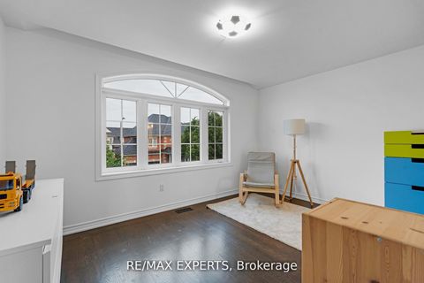 Photo 30 at 76 Cetona Avenue, Vellore Village, Vaughan