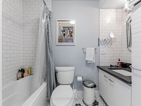 Photo 14 at 50 Rose Avenue, South St. James Town, Toronto