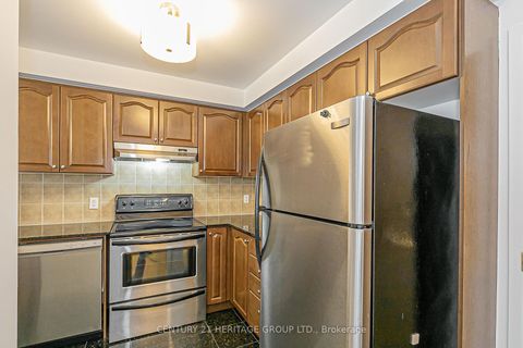 Photo 4 at 414 - 2 Maison Parc Court, Lakeview Estates, Vaughan