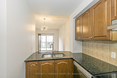 Photo 5 at 414 - 2 Maison Parc Court, Lakeview Estates, Vaughan