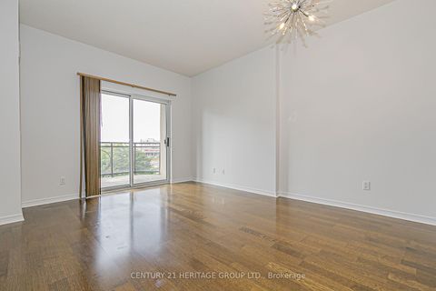 Photo 7 at 414 - 2 Maison Parc Court, Lakeview Estates, Vaughan