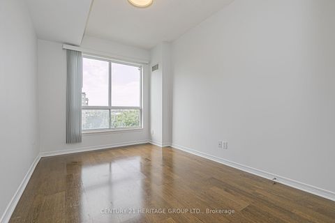 Photo 9 at 414 - 2 Maison Parc Court, Lakeview Estates, Vaughan