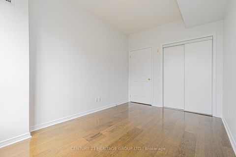 Photo 10 at 414 - 2 Maison Parc Court, Lakeview Estates, Vaughan