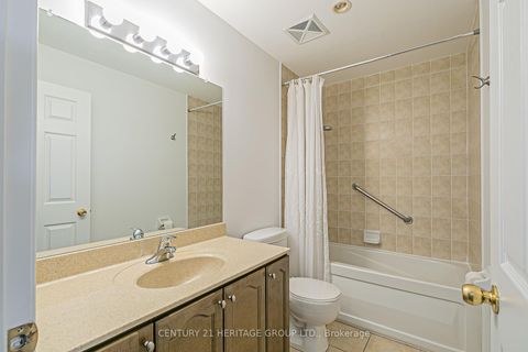 Photo 11 at 414 - 2 Maison Parc Court, Lakeview Estates, Vaughan