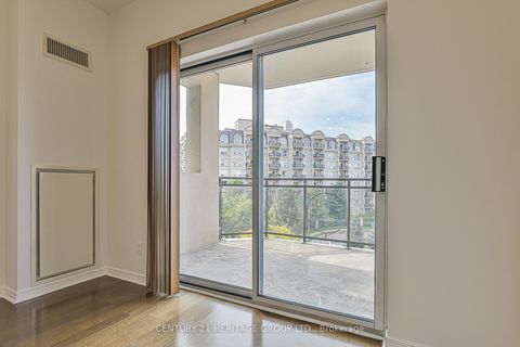 Photo 13 at 414 - 2 Maison Parc Court, Lakeview Estates, Vaughan