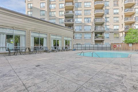 Photo 18 at 414 - 2 Maison Parc Court, Lakeview Estates, Vaughan