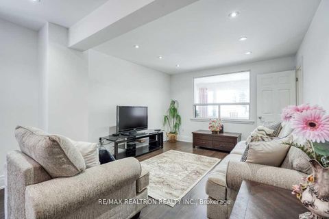 Photo 8 at 44 Jesmond Avenue N, Oakwood Village, Toronto