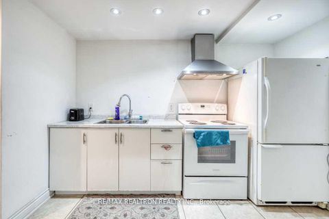 Photo 23 at 44 Jesmond Avenue N, Oakwood Village, Toronto