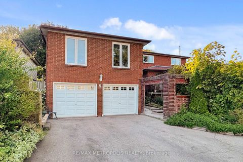 Photo 1 at 6 Rockwood Drive, Cliffcrest, Toronto