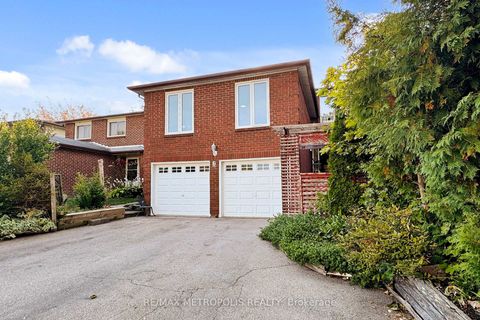 Photo 2 at 6 Rockwood Drive, Cliffcrest, Toronto