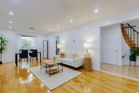 Photo 3 at 6 Rockwood Drive, Cliffcrest, Toronto