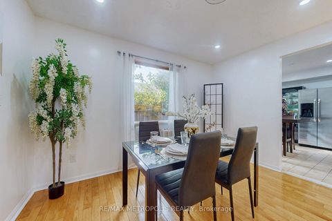Photo 8 at 6 Rockwood Drive, Cliffcrest, Toronto