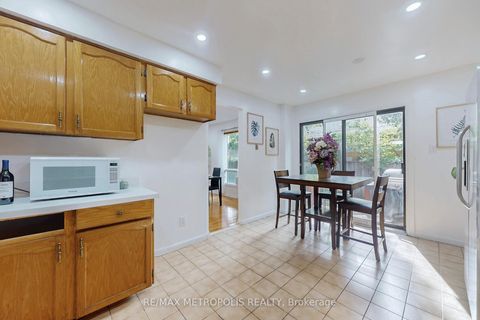 Photo 12 at 6 Rockwood Drive, Cliffcrest, Toronto