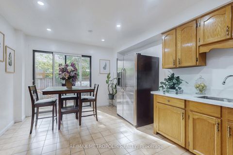 Photo 13 at 6 Rockwood Drive, Cliffcrest, Toronto