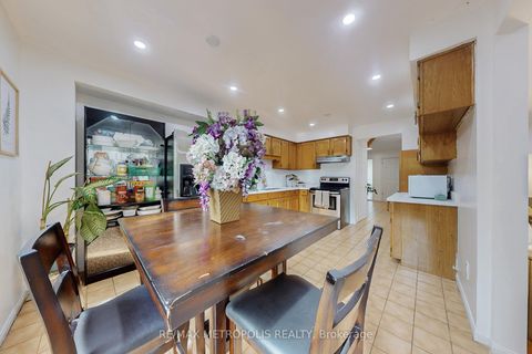 Photo 16 at 6 Rockwood Drive, Cliffcrest, Toronto