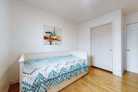 Photo 33 at 6 Rockwood Drive, Cliffcrest, Toronto