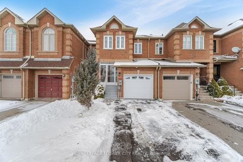 Photo 1 at 68 Denton Circle, Maple, Vaughan