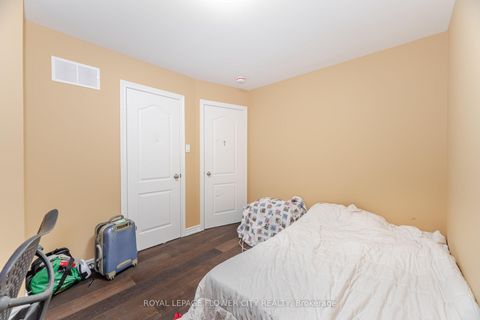 Photo 22 at 68 Denton Circle, Maple, Vaughan
