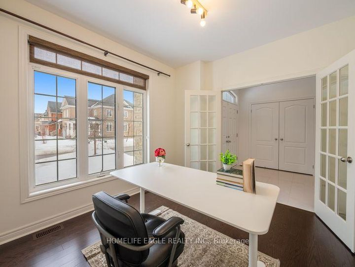 Photo 3 at 27 Scarlet Way, Bradford, Bradford West Gwillimbury