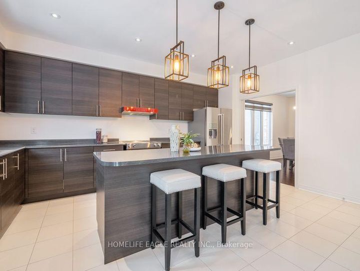 Photo 10 at 27 Scarlet Way, Bradford, Bradford West Gwillimbury