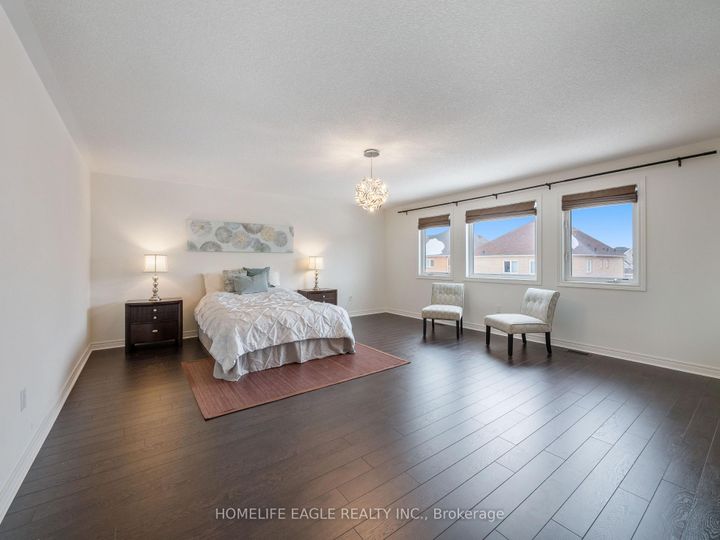 Photo 17 at 27 Scarlet Way, Bradford, Bradford West Gwillimbury
