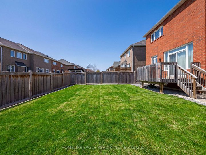 Photo 36 at 27 Scarlet Way, Bradford, Bradford West Gwillimbury