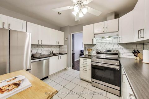 Photo 5 at 21 - 91 Muir Drive, Scarborough Village, Toronto