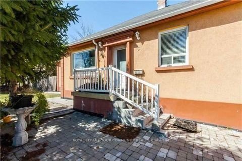 Photo 5 at 8 Hillside Avenue, Concord, Vaughan