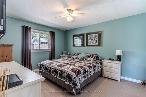 Photo 4 at 172 Sundew Drive, Holly, Barrie