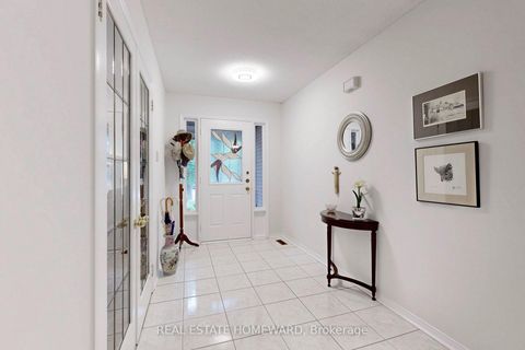 Photo 2 at 20 Anvil Court, Westbrook, Richmond Hill