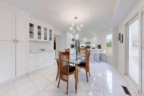 Photo 8 at 20 Anvil Court, Westbrook, Richmond Hill