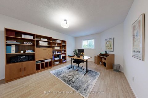 Photo 18 at 20 Anvil Court, Westbrook, Richmond Hill