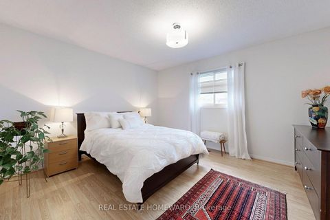 Photo 22 at 20 Anvil Court, Westbrook, Richmond Hill