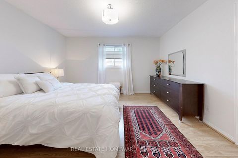 Photo 23 at 20 Anvil Court, Westbrook, Richmond Hill